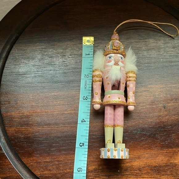 Unbranded: Pink Nutcracker Holiday/Christmas Ornament- - Picture 8 of 9